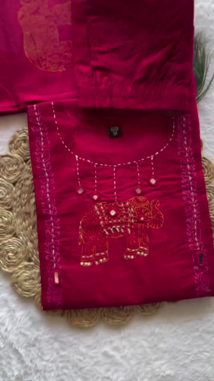 Maroon Handcrafted Elephant Motif Kurta Set - Image 2