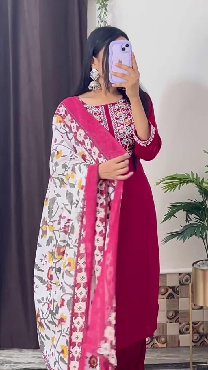 Teal Blue Embroidered Kurta Set with Floral Organza Dupatta - Image 7