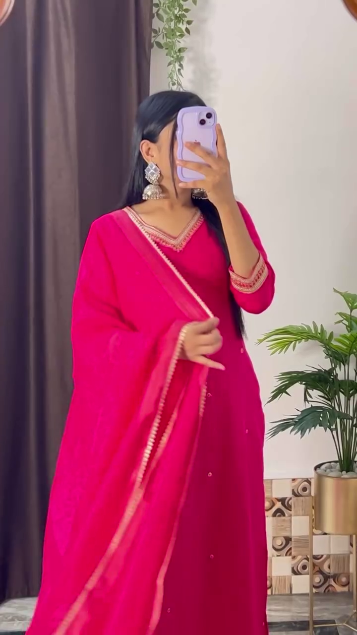 Teal Blue Embroidered Kurta Set with Floral Organza Dupatta - Image 3